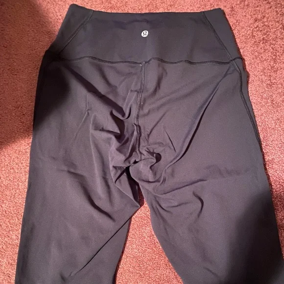 Size 6 lululemon leggings - Picture 6 of 8